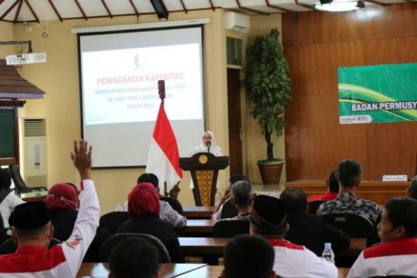 Bupati Anna Mu`awwanah Ajak Perangkat Desa Ikuti Program RPL Desa