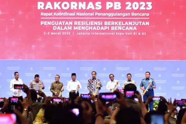 Presiden Jokowi Buka Rakornas Penanggulangan Bencana, Siaga dan Waspada jadi Kunci