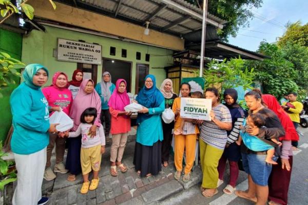 Tingkatkan Kepekaan Sosial, Fatayat NU Kembali Berbagi Takjil di Jaktim