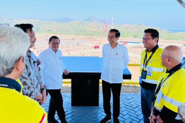 Presiden Jokowi Tinjau Pembangunan Smelter PT AMNT NTB