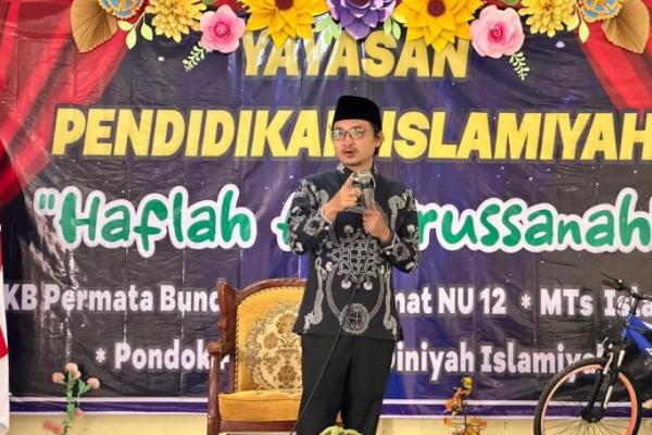 Haflah dan Yatiman di Malang, Cak Udin: Orang Berilmu Bisa Taklukkan Dunia