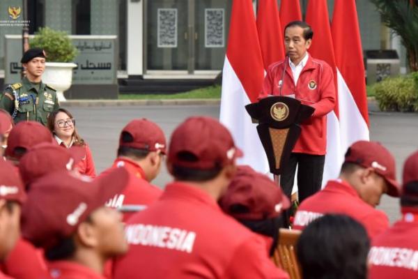 Presiden Jokowi Serahkan Bonus Apresiasi Bagi Atlet ASEAN Para Games 2023