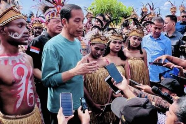 Buka Papua Street Carnival, Presiden Jokowi: Ini Awal Munculnya Industri Kreatif di Tanah Papua 