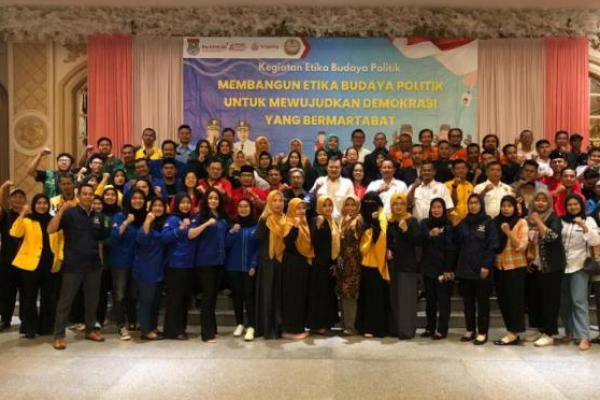 Kesbangpol Tangerang Gelar Sosialisasi Penguatan Etika Budaya Politik bagi Kader Parpol