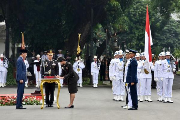 Presiden Jokowi Minta Perwira Muda TNI-Polri Siap Hadapi Ancaman Teknologi