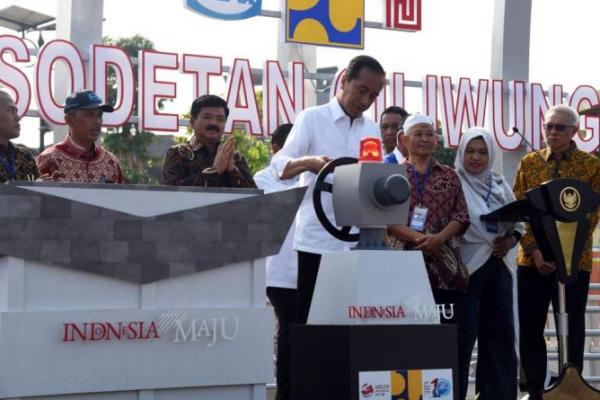 Presiden Jokowi Minta PUPR dan Pemprov DKI Kerja Sama Tangani Banjir di Jakarta