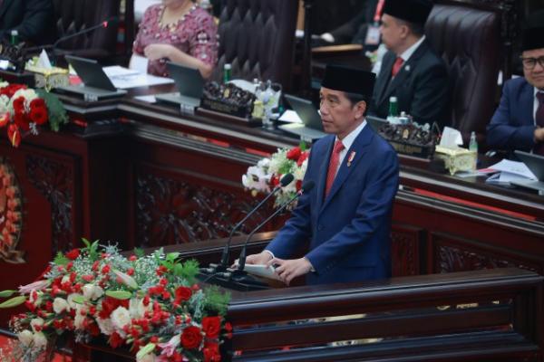 Presiden Jokowi: Pertumbuhan Ekonomi 2024 Diperkirakan Sebesar 5,2 Persen