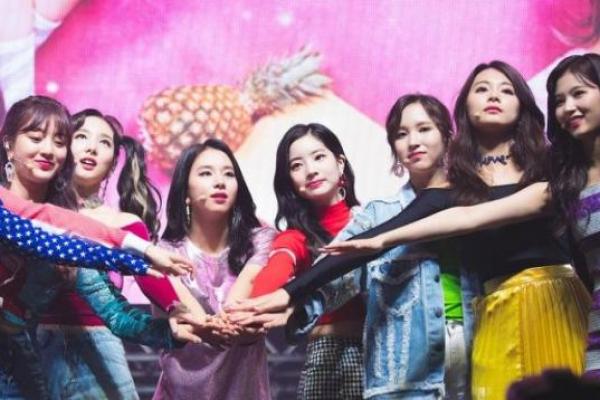 Akhir Tahun Ini TWICE Gelar Konser "Ready to Be" di Jakarta!