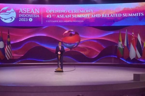 Buka KTT ke-43 ASEAN, Presiden Jokowi: Kesatuan Negara-negara ASEAN Tetap Terjaga