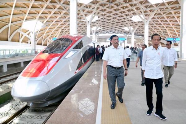 Ujicoba Kereta Cepat Jakarta-Bandung, Presiden Jokowi Sebut Peradaban Kecepatan