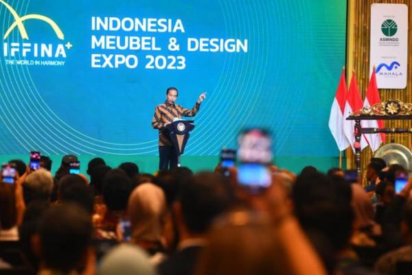 Presiden Jokowi Dorong Industri Mebel Perluas Jangkauan untuk Tingkatkan Daya Saing