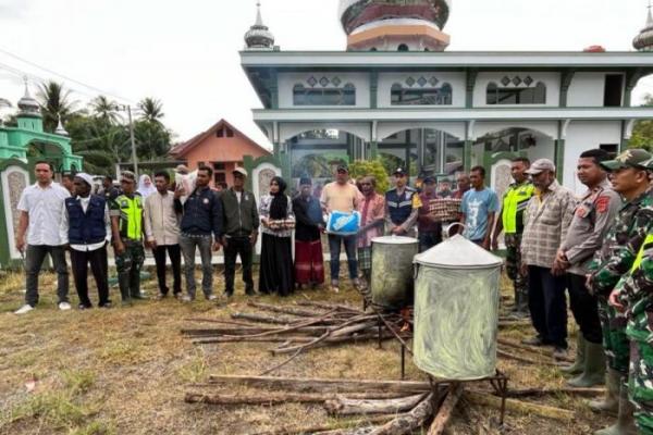 Peduli Banjir, DPAC PKB Peudada Berbagi Sembako di Desa Tanjong Seulamat