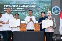 Disaksikan Jokowi, Pertamina dan Otorita IKN Teken MoU `Pertamina Sustainable Energy Center`