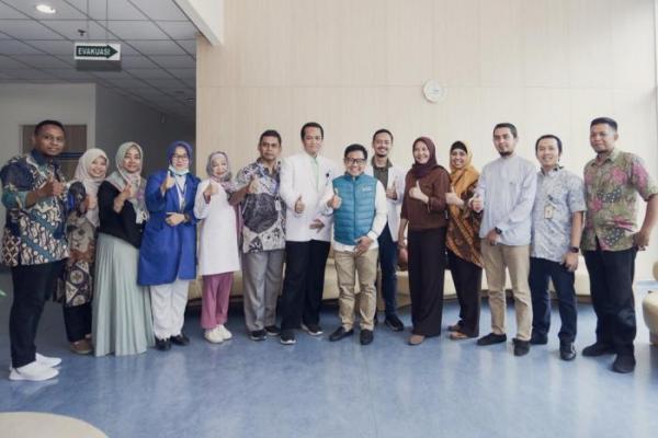 Lengkapi Persyaratan Pendaftaran Cawapres, Gus Imin Tes Kesehatan di RS Fatmawati