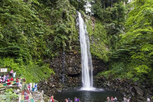 Eksotis! Berikut Tempat Wisata Air Terjun Populer di Sumatera Barat