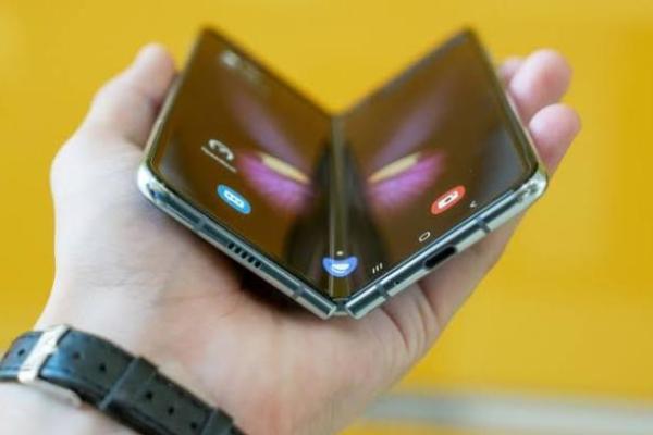 Desain Samsung Galaxy Z Fold 6 akan Lebih Tipis 