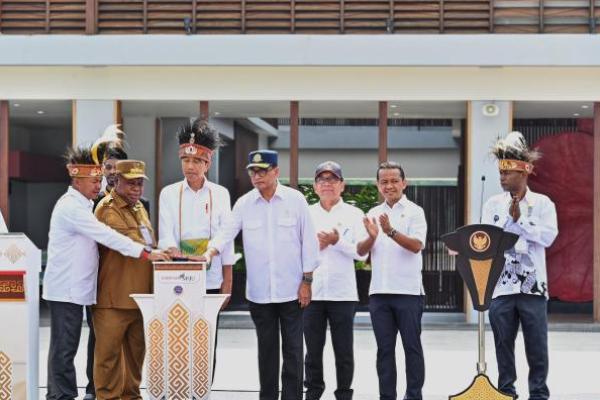 Presiden Jokowi Resmikan Bandara Siboru dan Nabire
