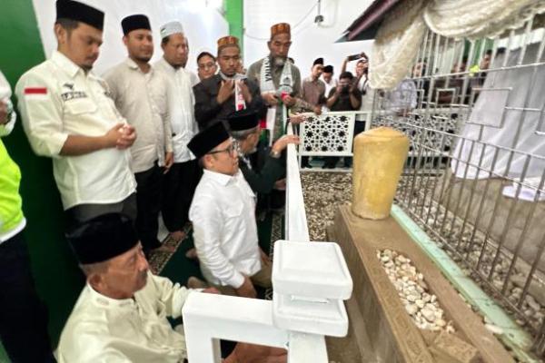 Ke Aceh, Gus Imin Ziarah ke Makam Syiah Kuala