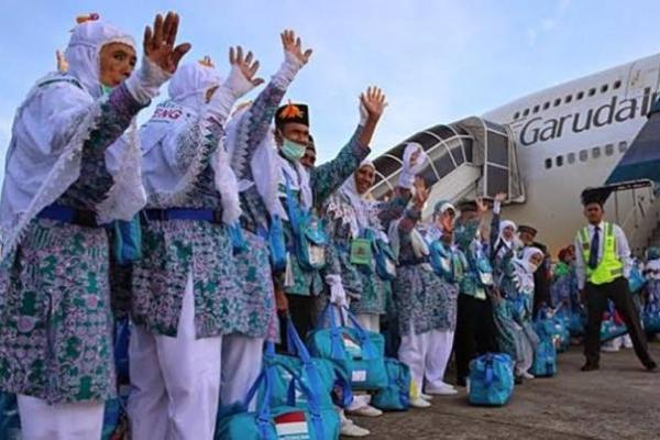 Maskapai Garuda Terbangkan 4.232 Calon Jamaah Haji Kloter Pertama