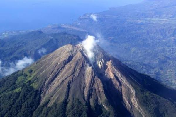 Perhatian! Status Gunung Raung Naik Menjadi Level Waspada