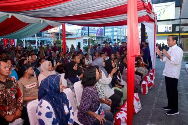 Presiden Jokowi Cek Penyaluran BLT El Nino di Manado