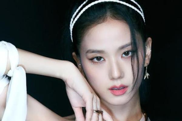 Jisoo BLACKPINK Lakukan Promosi Individu di Agensi Kakaknya