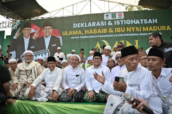 Dapat Panggilan `Lora`, Anies-Gus Imin Raih Dukungan dari Ulama dan Nyai se-Madura