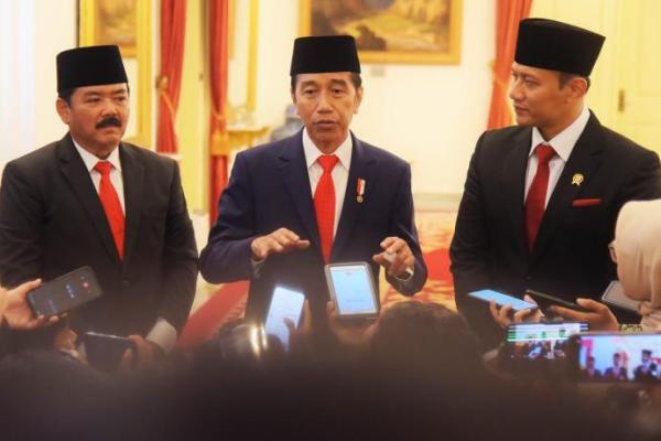 Presiden Jokowi Lantik Hadi Tjahjanto Jadi Menko Pohukam dan AHY jadi Menteri ATR