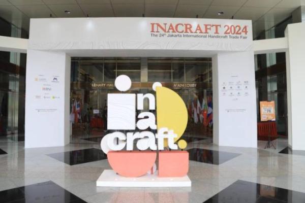 Produk UMKM Kota Tangerang Kembali Mejeng di INACRAFT 2024