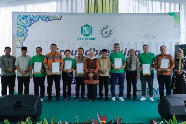 Ida Fauziyah Apresiasi Pembangunan SMK Asy-Syarif Mitra Industri di Mojokerto