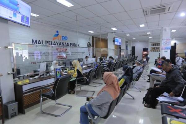 Pemkot Tangerang Cairkan TPK dan THR