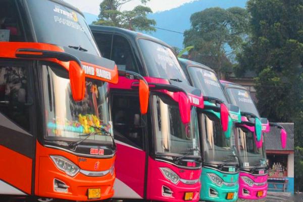 Menhub Budi Minta Jajaran di Daerah Pastikan Kelaikan Bus Pariwisata