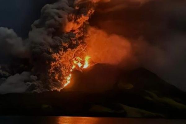 BNPB Sebut Masa Tanggap Darurat Erupsi Gunung Ruang Hingga 14 Mei
