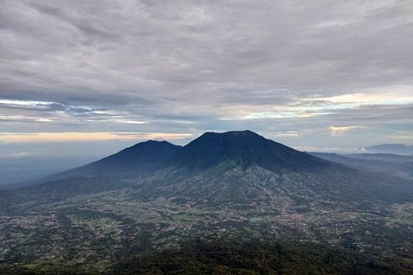 BNPB Pantau Aktivitas Gunung Marapi dan Singgalang Antisipasi Bencana Susulan