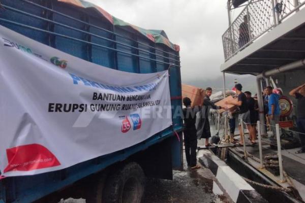 Pertamina Salurkan Bantuan untuk Korban Erupsi Gunung Ruang