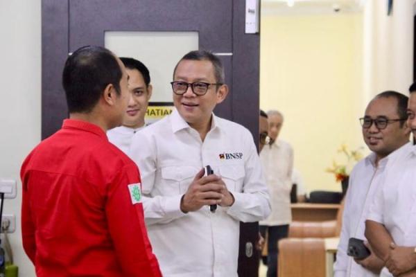 Ketua BNSP Tinjau Sertifikasi Jarak Jauh dan Nir Kertas LSP Gataki