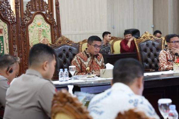 Atasi Antrian Panjang, Gubernur Andra Soni Minta Pelayanan Samsat Ditingkatkan