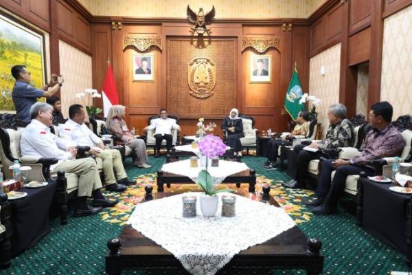 Kunjungan Ke Pemprov Jatim, Gubernur Banten Andra Soni Bahas Kerja Sama Antar Daerah