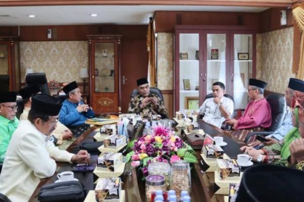 Ketua DPRD Riau Terima Kunjungan LAM Riau