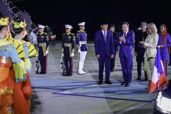 Presiden Prancis Emmanuel Macron Lakukan Kunjungan Kenegaraan ke Indonesia