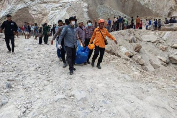 BNPB Sebut 10 Korban Tewas Akibat Longsor Gunung Kuda Cirebon Sudah Dievakuasi