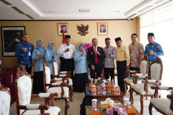 Gubri Abdul Wahid Terima Audiensi Forum Komunikasi UMKM Riau