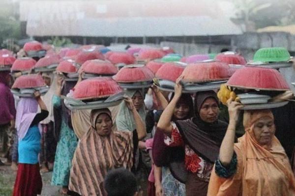 Tradisi Ngejot Saat Idul Adha Selalu Dinantikan Umat Muslim Di Tabanan