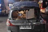 Mobil Bermuatan Rokok Ilegal Tabrak Rumah Usai Dikejar Polisi di Bangkalan