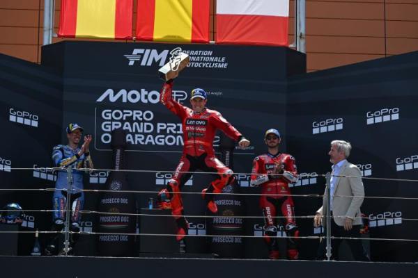 MotoGP 2025: Asapi Sang Adik, Marc Marquez Jadi Penguasa Aragon