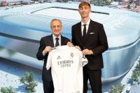 Resmi! Real Madrid Perkenalkan Dean Huijsen sebagai Pemain Baru