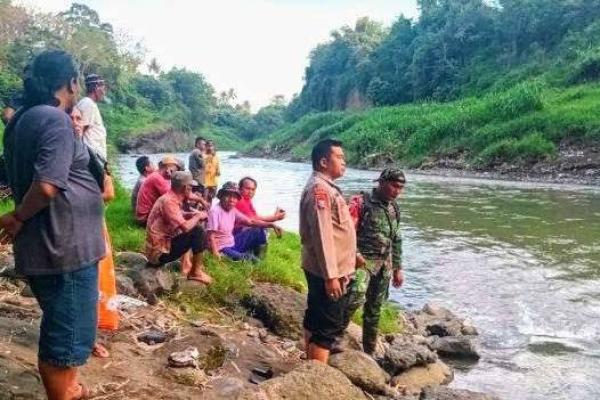 Lansia Asal Prajekan Bondowoso Ditemukan Tewas di Sungai Situbondo
