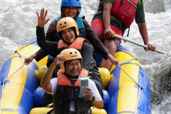 View-nya Mirip Swiss, Bupati Ipuk Ajak Wisatawan Berkunjung Ke Sungai Badeng Banyuwangi