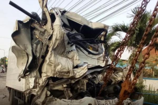 Kecelakaan Maut di Madiun, Sopir Pikap Tewas Usai Tabrak Truk Tebu