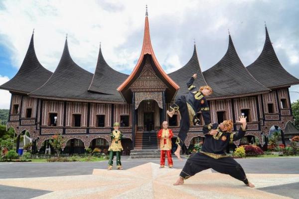 Menpora Dukung Pencak Silat jadi Daya Tarik Utama di Sumatera Barat